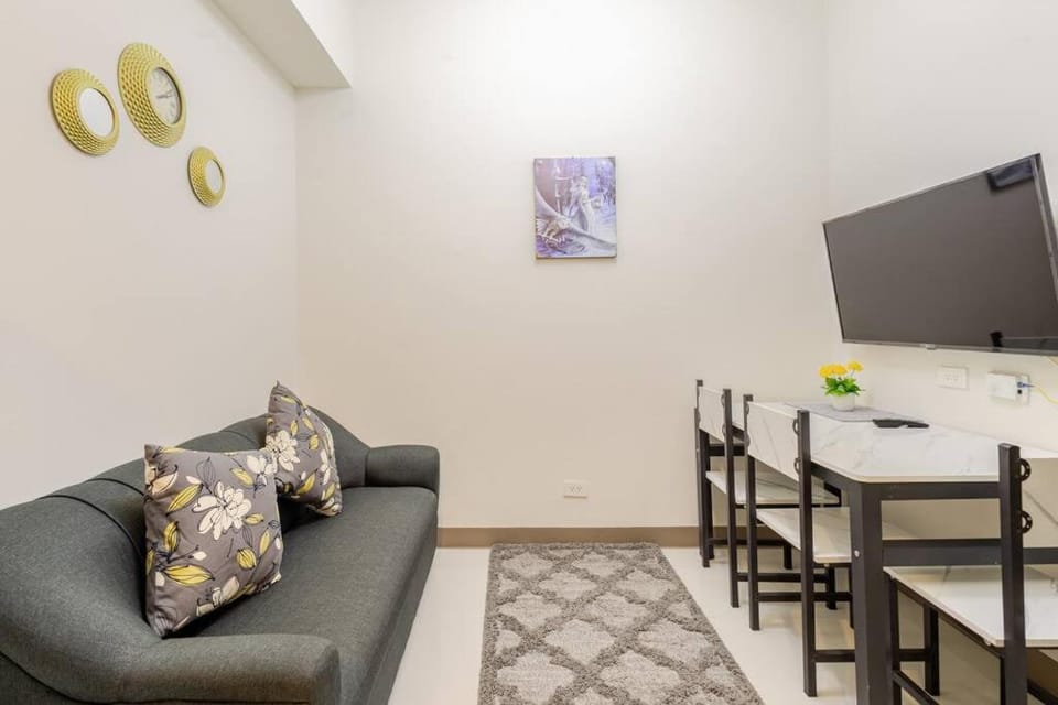 Communal lounge/ TV room, Living room, Seating area