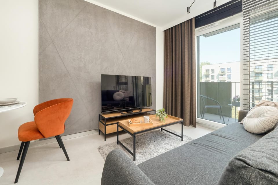 TV and multimedia, Living room, Seating area, Evening entertainment
