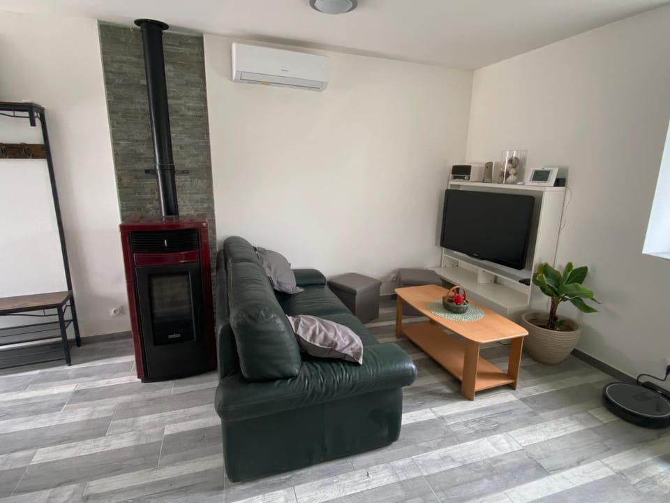 TV and multimedia, Living room, air conditioner