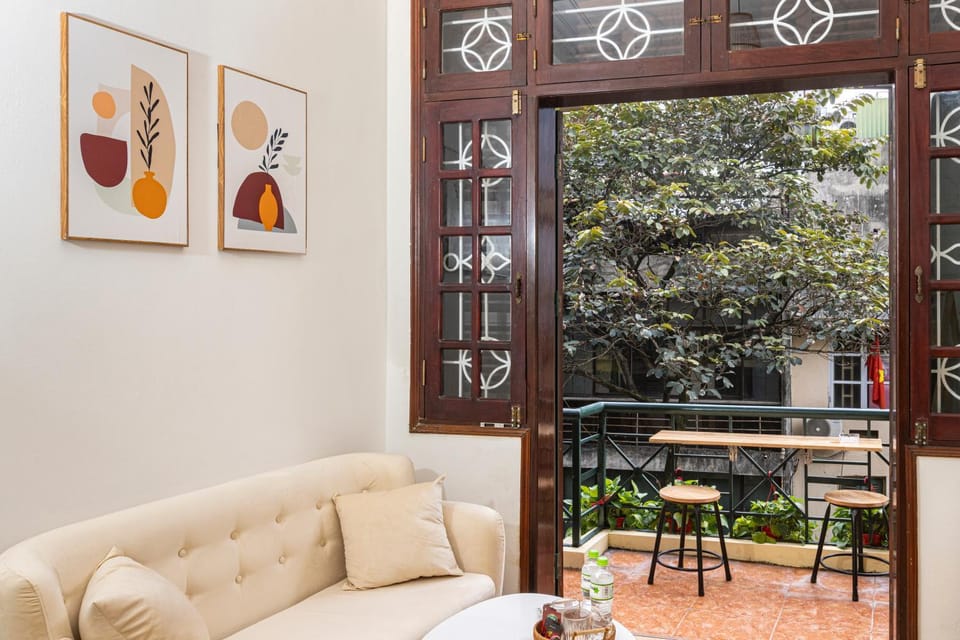 Balcony/Terrace, Balcony/Terrace, Street view, Street view, Quiet street view