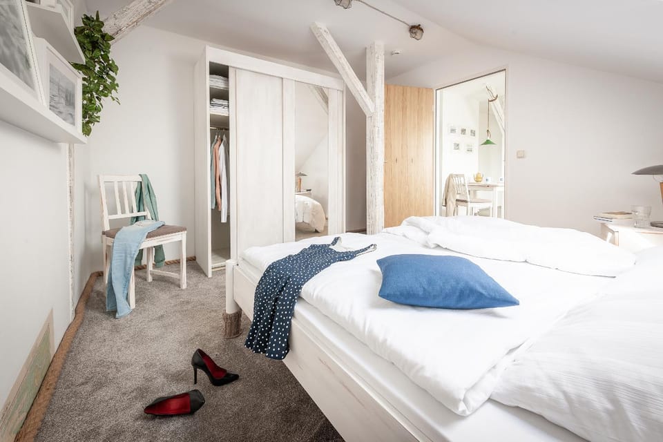 Bed, Photo of the whole room, Bedroom, wardrobe