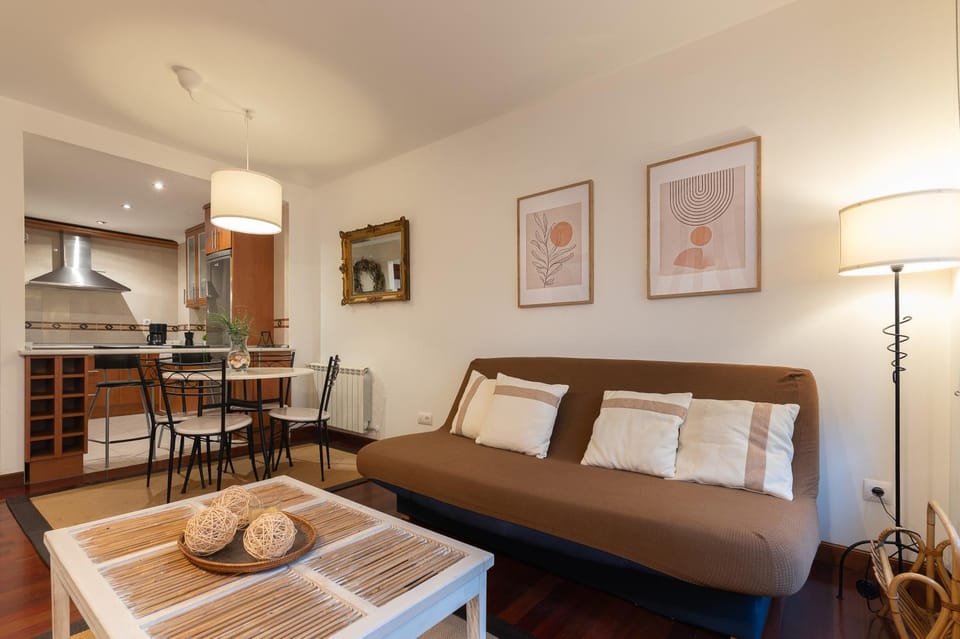 Kitchen or kitchenette, Living room, Photo of the whole room, Seating area, Dining area