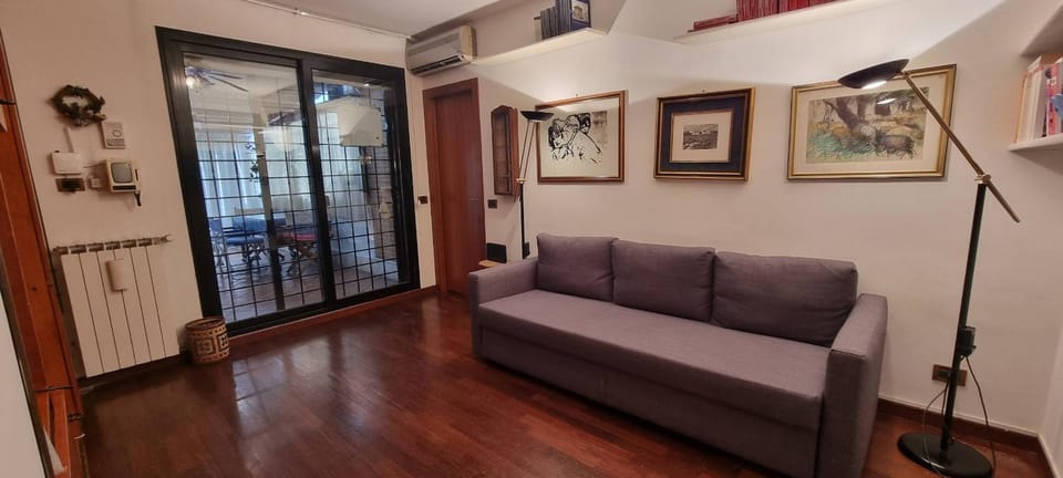 Communal lounge/ TV room, Living room, Photo of the whole room, Seating area, heating, internet