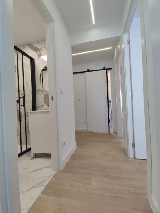 Bathroom, Photo of the whole room, Decorative detail