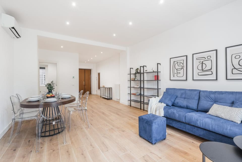 Living room, Seating area, air conditioner