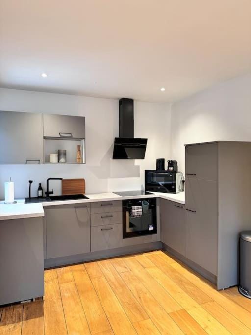 Coffee/tea facilities, Kitchen or kitchenette, minibar, oven, pet friendly, stove, toaster