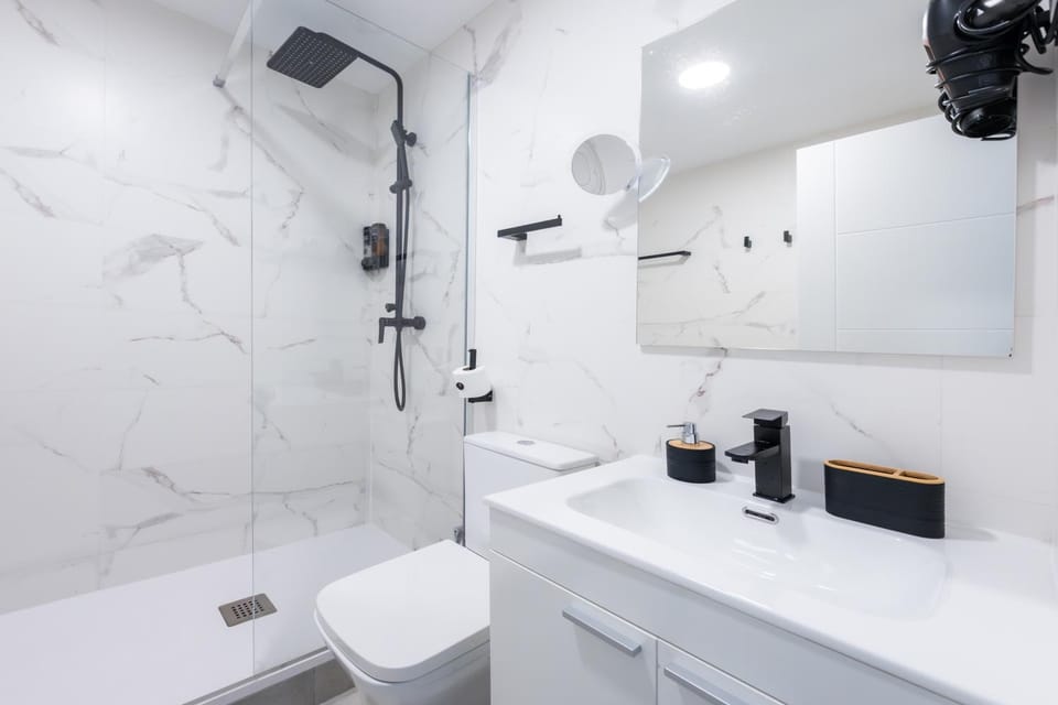 Shower, Toilet, Bathroom