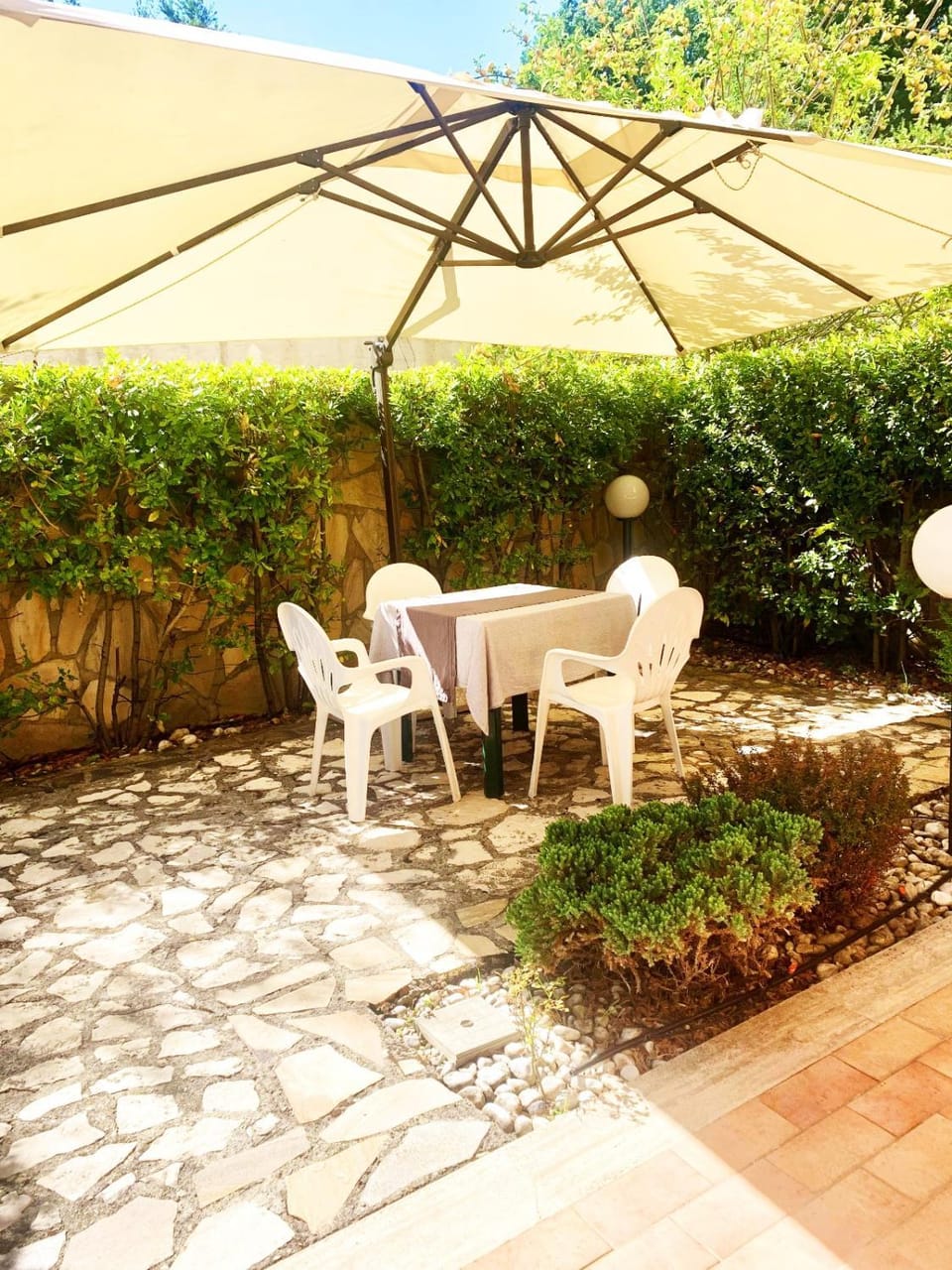 Patio, Spring, Day, Garden, Dining area, Garden view