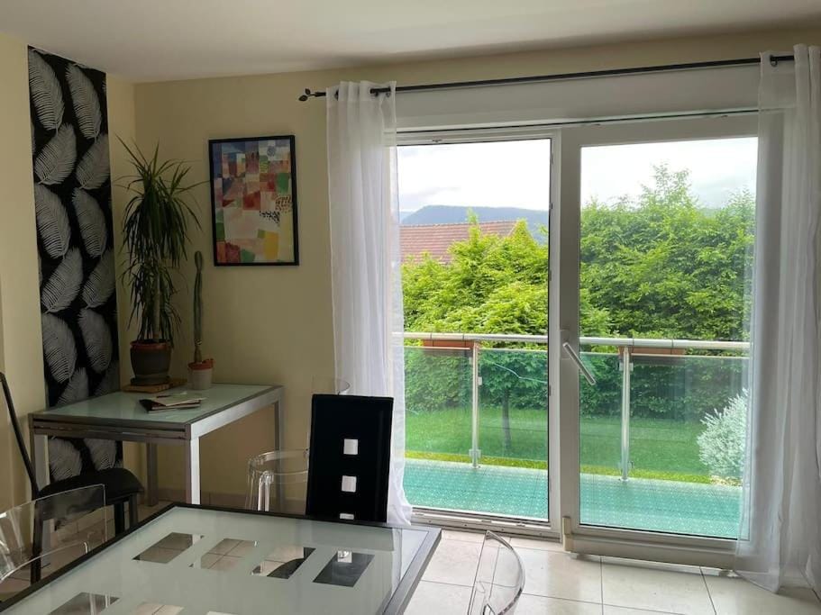 Dining area, Garden view