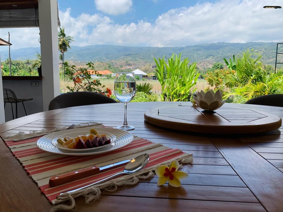 Dining area, Mountain view