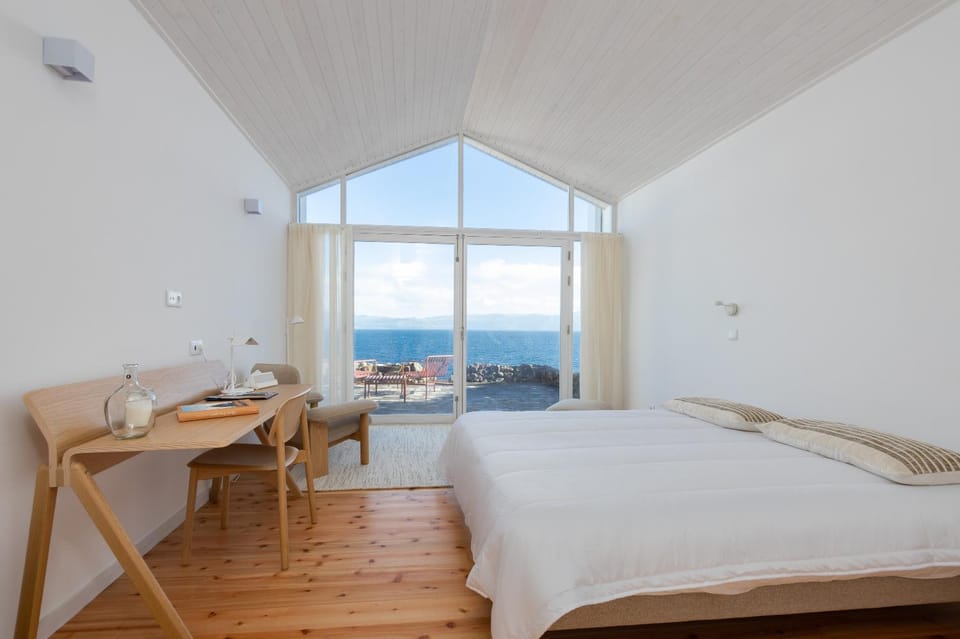 Bed, Bedroom, Sea view