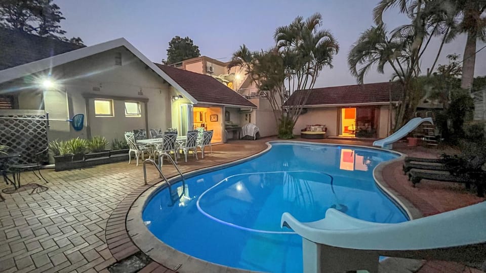 Property building, Pool view, Swimming pool, sunbed