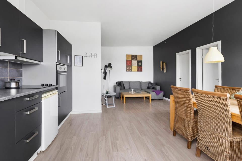 Kitchen or kitchenette, Living room, Seating area, oven, stove