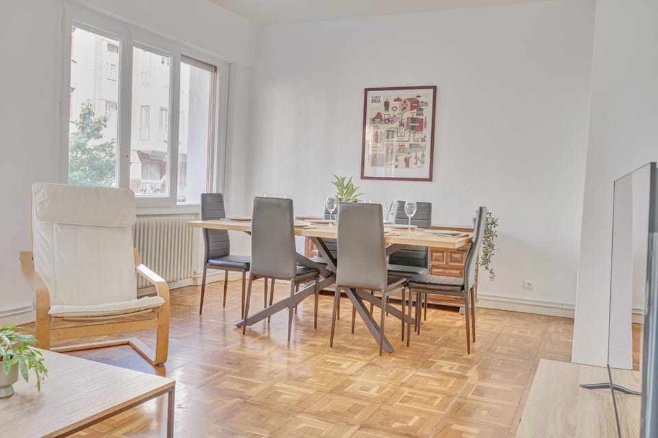 TV and multimedia, Dining area