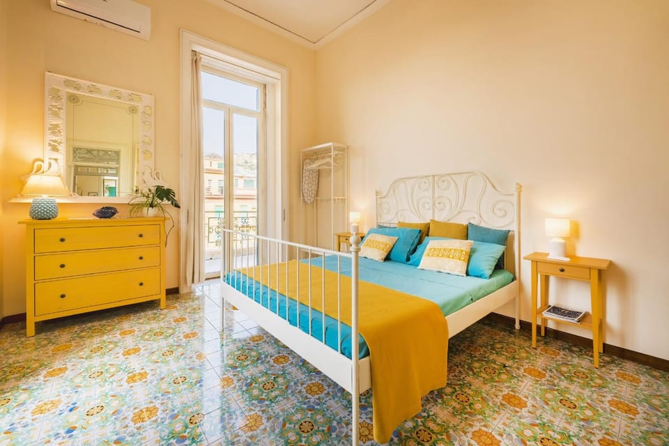 Bed, Photo of the whole room, Bedroom, air conditioner