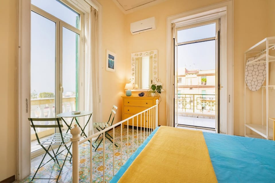 Bed, View (from property/room), Balcony/Terrace, Photo of the whole room, Bedroom, air conditioner