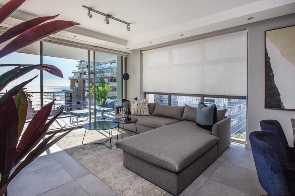 Sea Views 3 bed - The Fairmont - Sea Point BantryBay Apartment in Sea Point