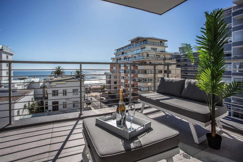 Sea Views 3 bed - The Fairmont - Sea Point BantryBay Apartment in Sea Point