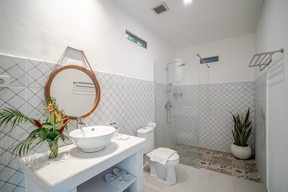 Toilet, Bathroom, bidet, towels