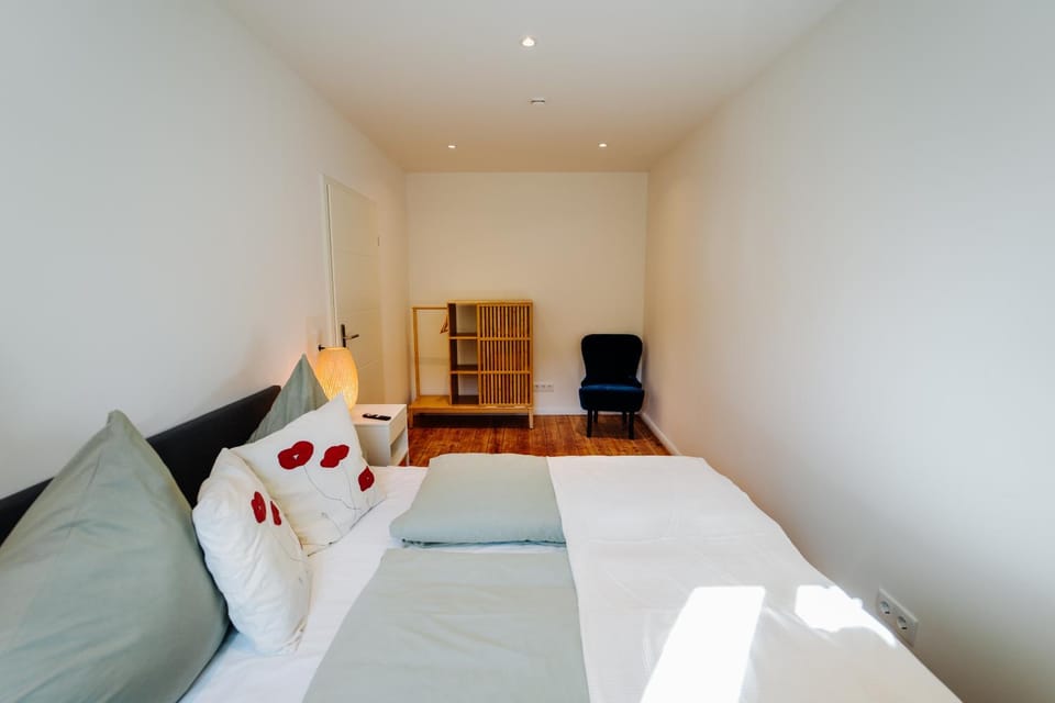 Bed, Photo of the whole room, Seating area, Bedroom, wardrobe