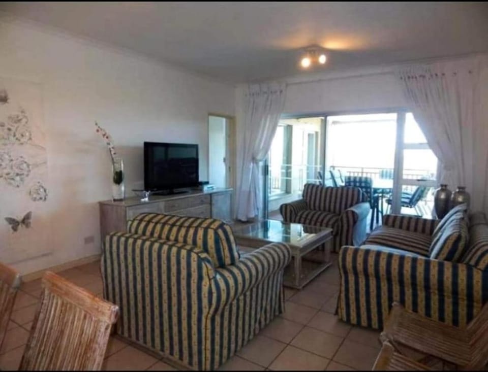 TV and multimedia, Living room, Lounge or bar