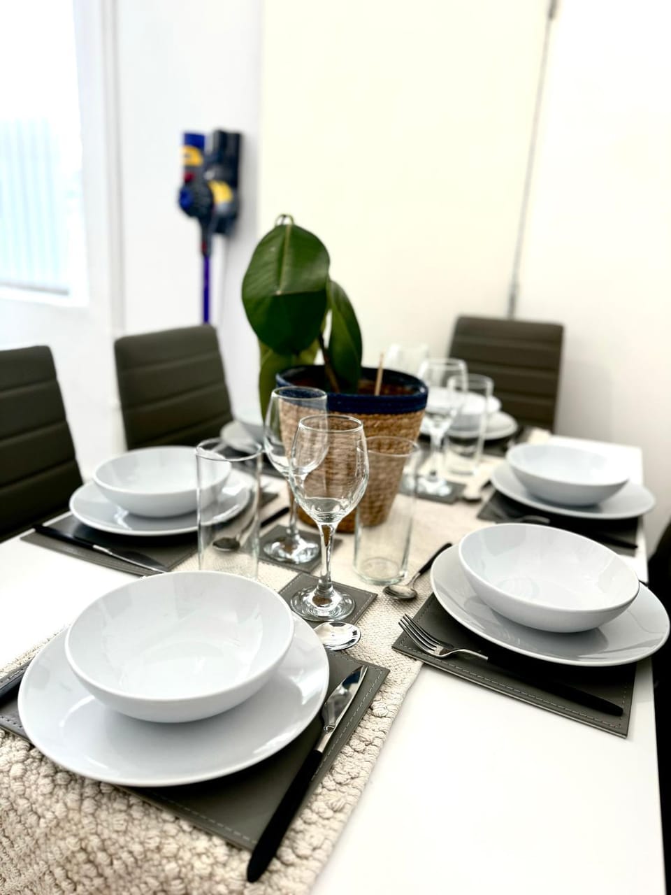 Seating area, Dining area