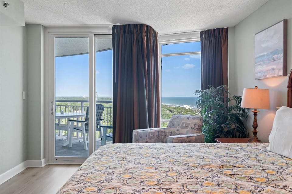 Bed, View (from property/room), Balcony/Terrace, Photo of the whole room, Bedroom