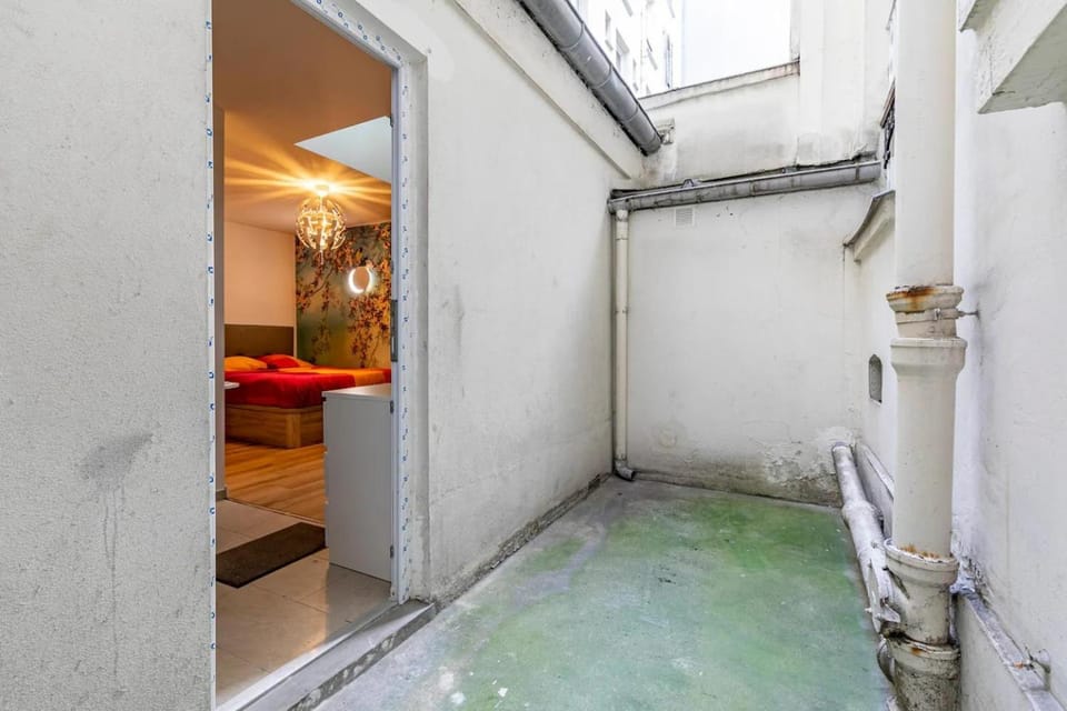 Gare du Nord Confortable pied à terre avec patio Apartment in Paris