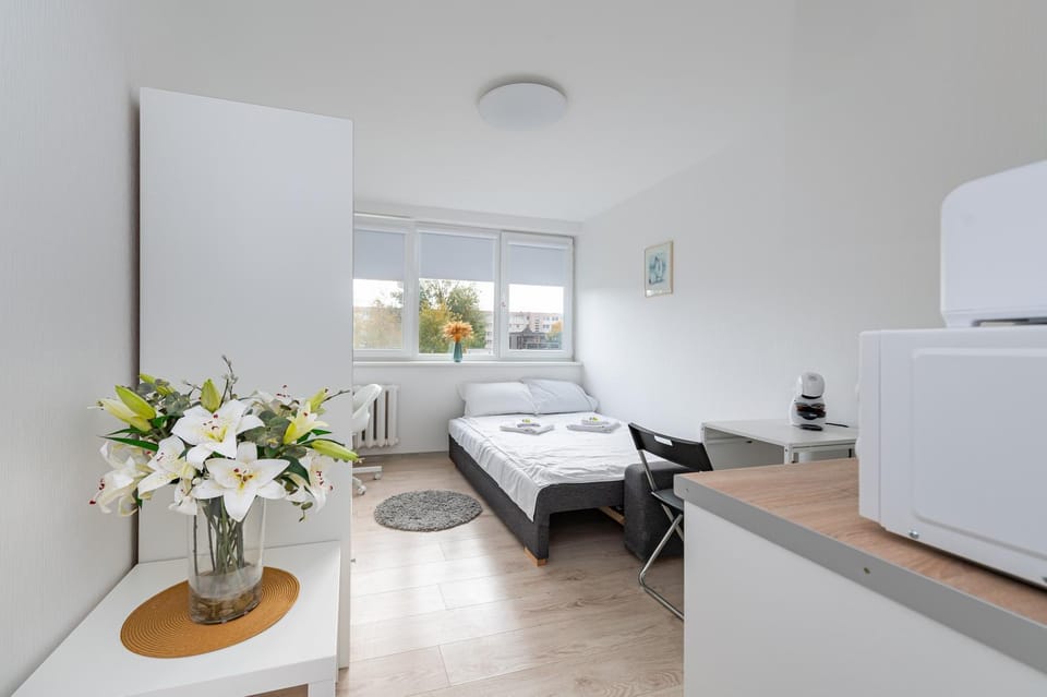 Bed, Kitchen or kitchenette, towels