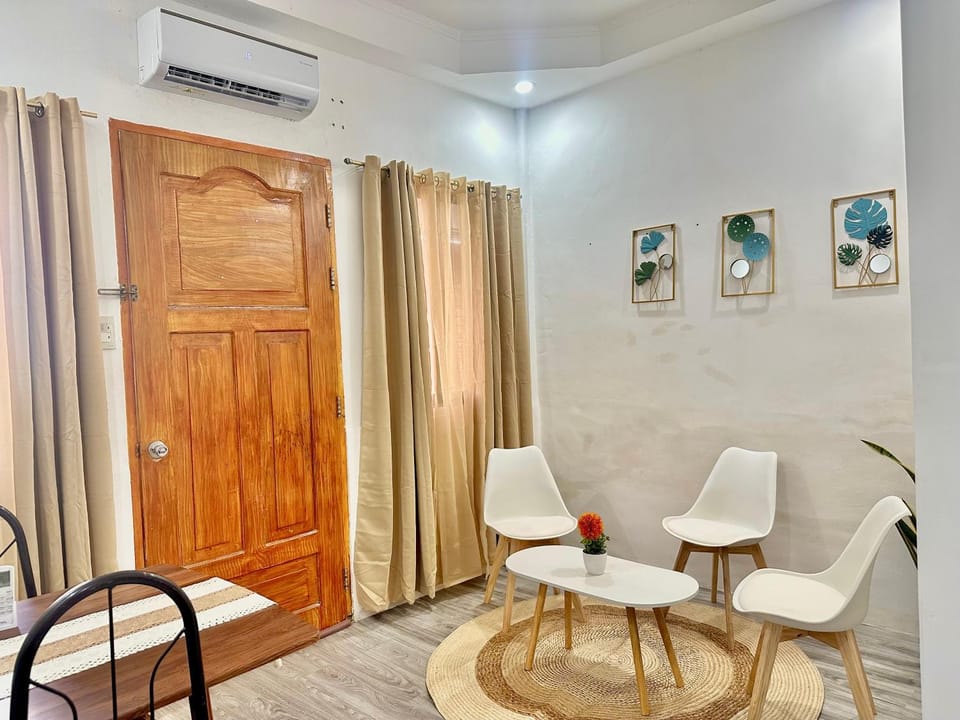 RRJ Bungalow 2 1BR,2AC 4 mins walk to the beach Villa in General Luna