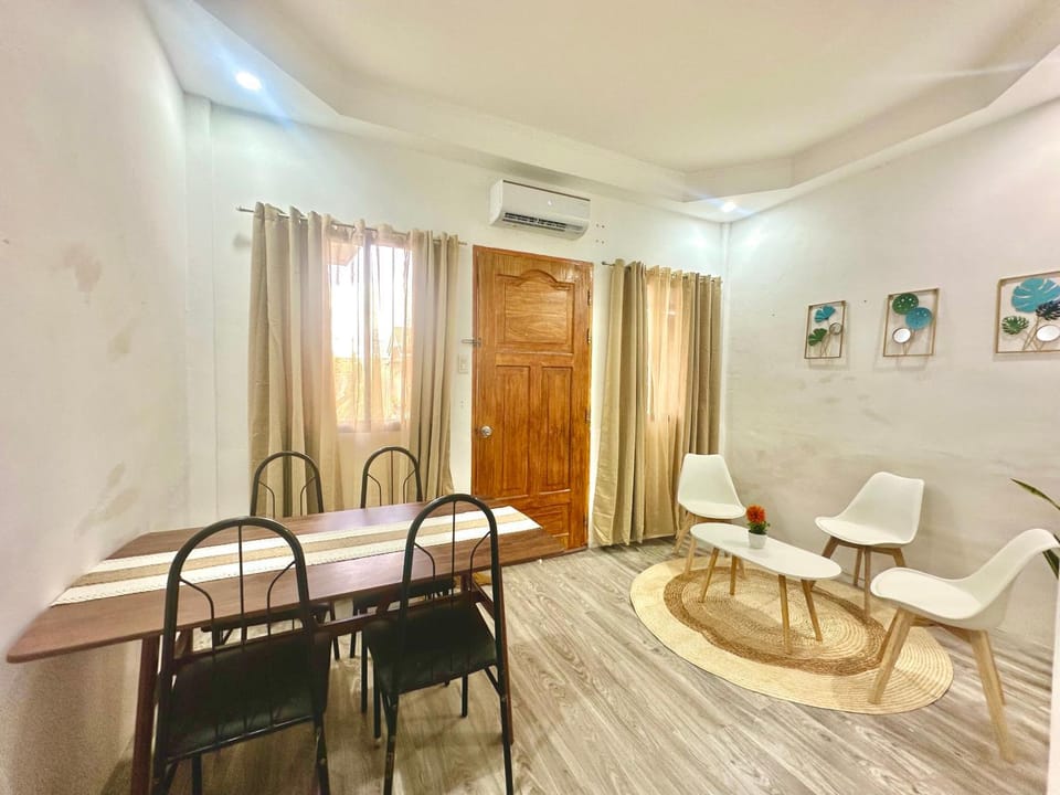 RRJ Bungalow 2 1BR,2AC 4 mins walk to the beach Villa in General Luna