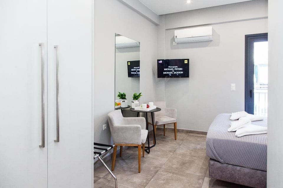 Bed, TV and multimedia, Bedroom, air conditioner