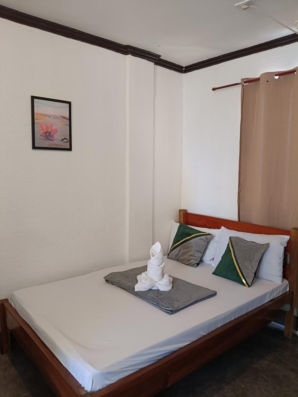 Moonstone Suites Apartment in General Luna