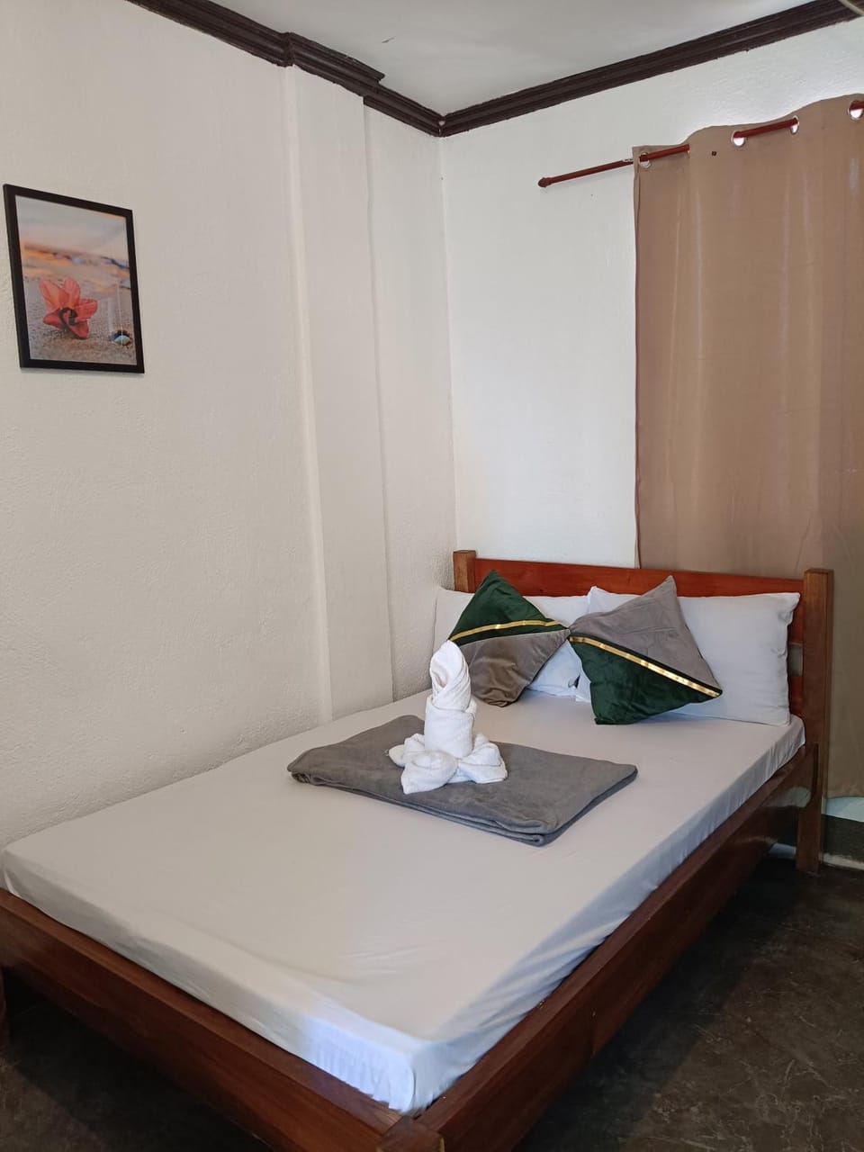 Moonstone Suites Apartment in General Luna