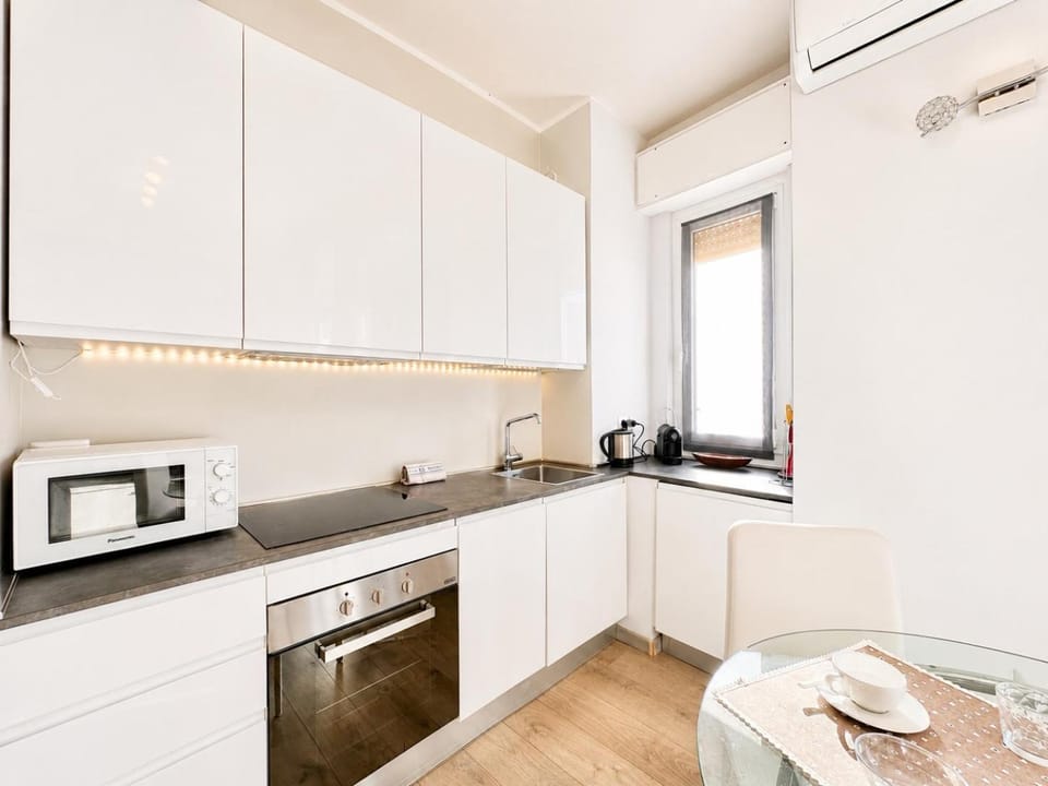 Hostdomus - Blanca Suite Apartment in Finale Ligure