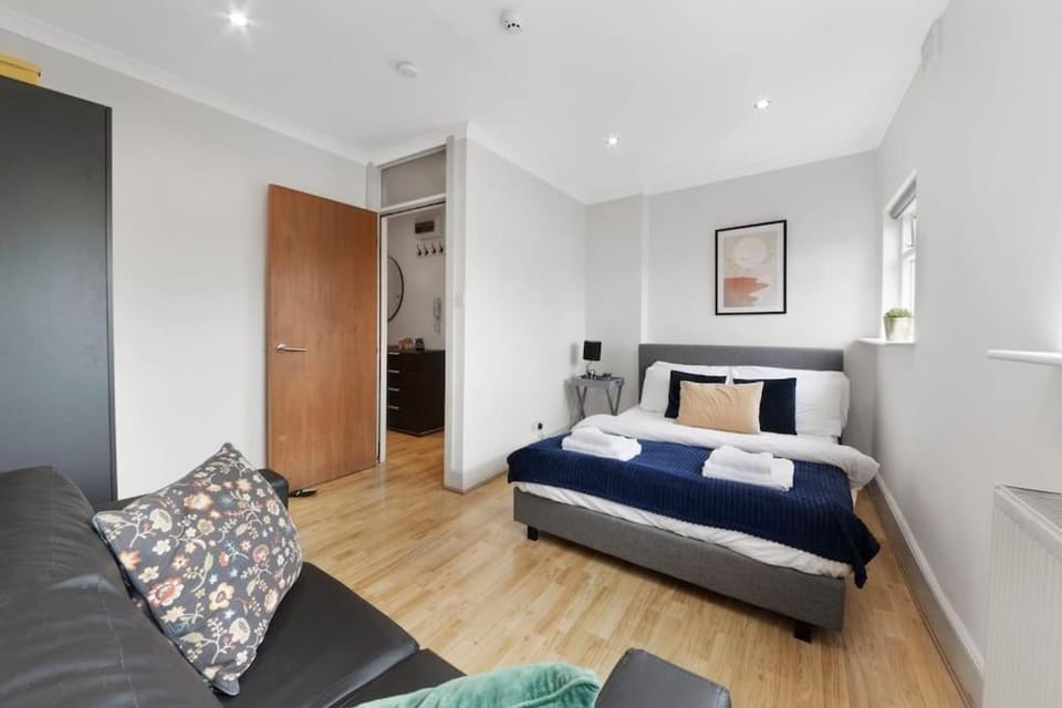 Charming Crouch Hill by MoreThanStays Apartment in London Borough of Islington