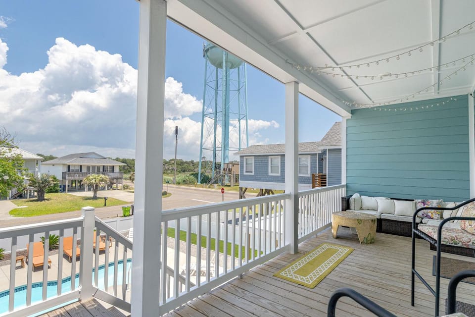 Chick-Inn of the Sea by Oak Island Accommodations House in Oak Island