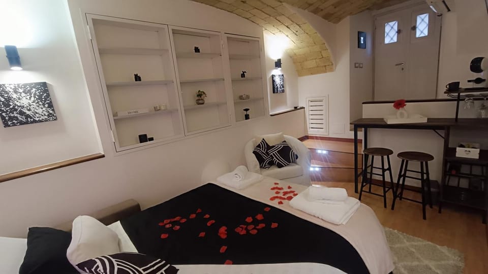 Facade/entrance, Bed, Living room, Dining area