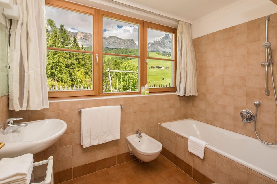 Shower, Toilet, Natural landscape, Bathroom, Bath, towels