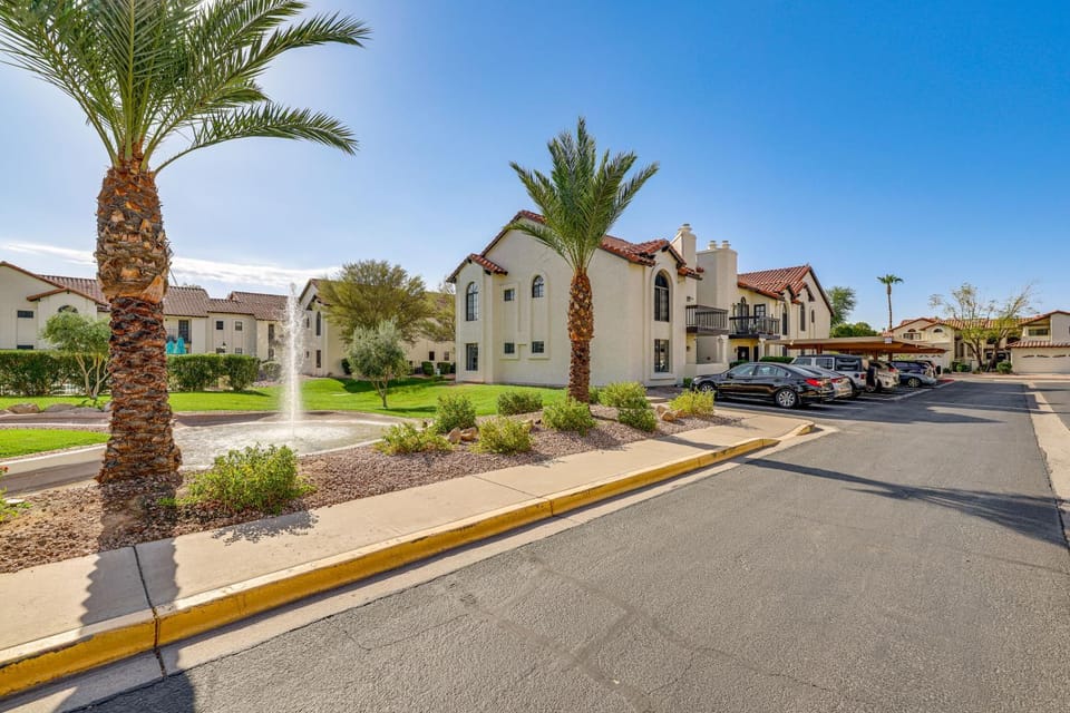 Quiet Condo w/ Pool Access, Near Arizona Boardwalk House in Scottsdale