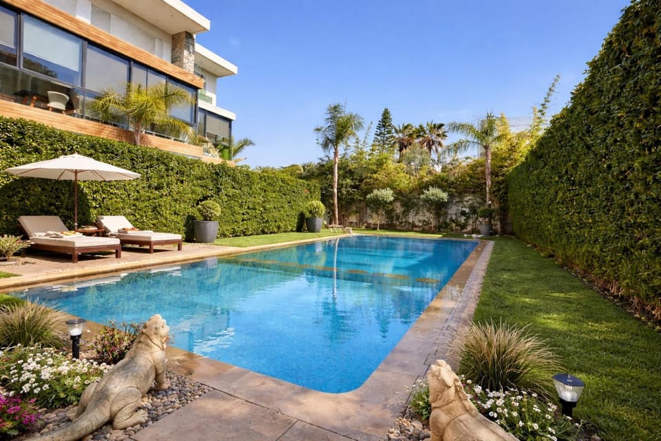 Luxury 2Ch Face Plage 3 Piscines Jardin Apartment in Casablanca-Settat