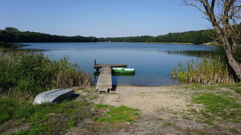 DOM NAD JEZIOREM KUŹNIa Villa in Greater Poland Voivodeship