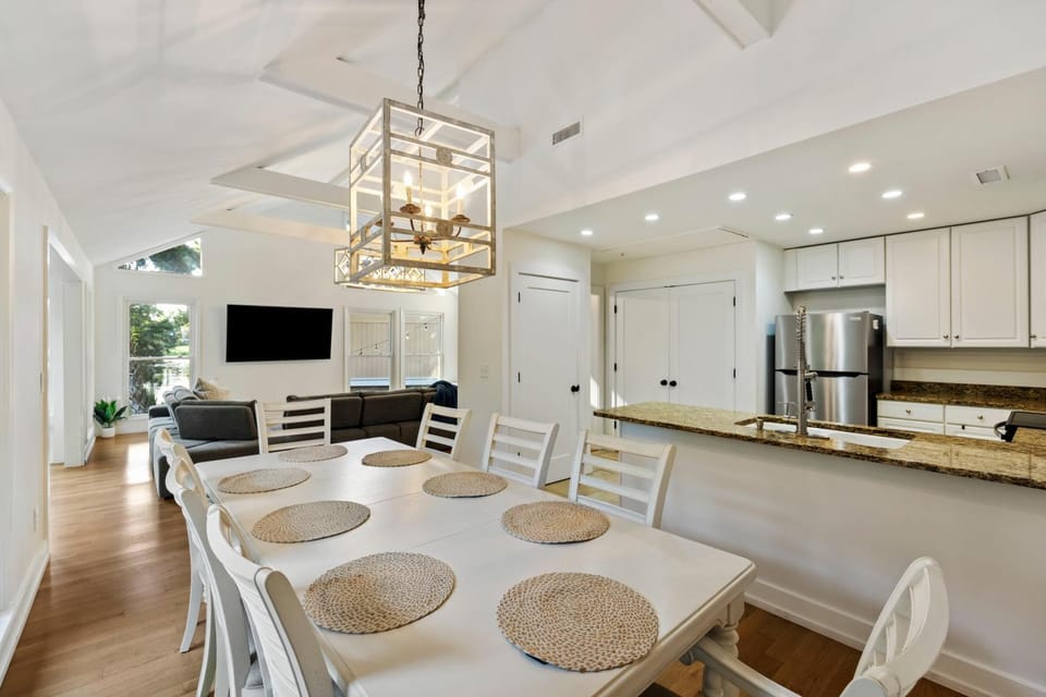 LV19: 19 Lake Village House in Isle of Palms
