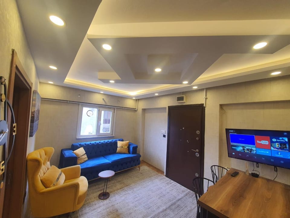 FINDIKZADE SEASIDE FLATS in lively Fatih area very near metro and tourist sights Apartment in Istanbul