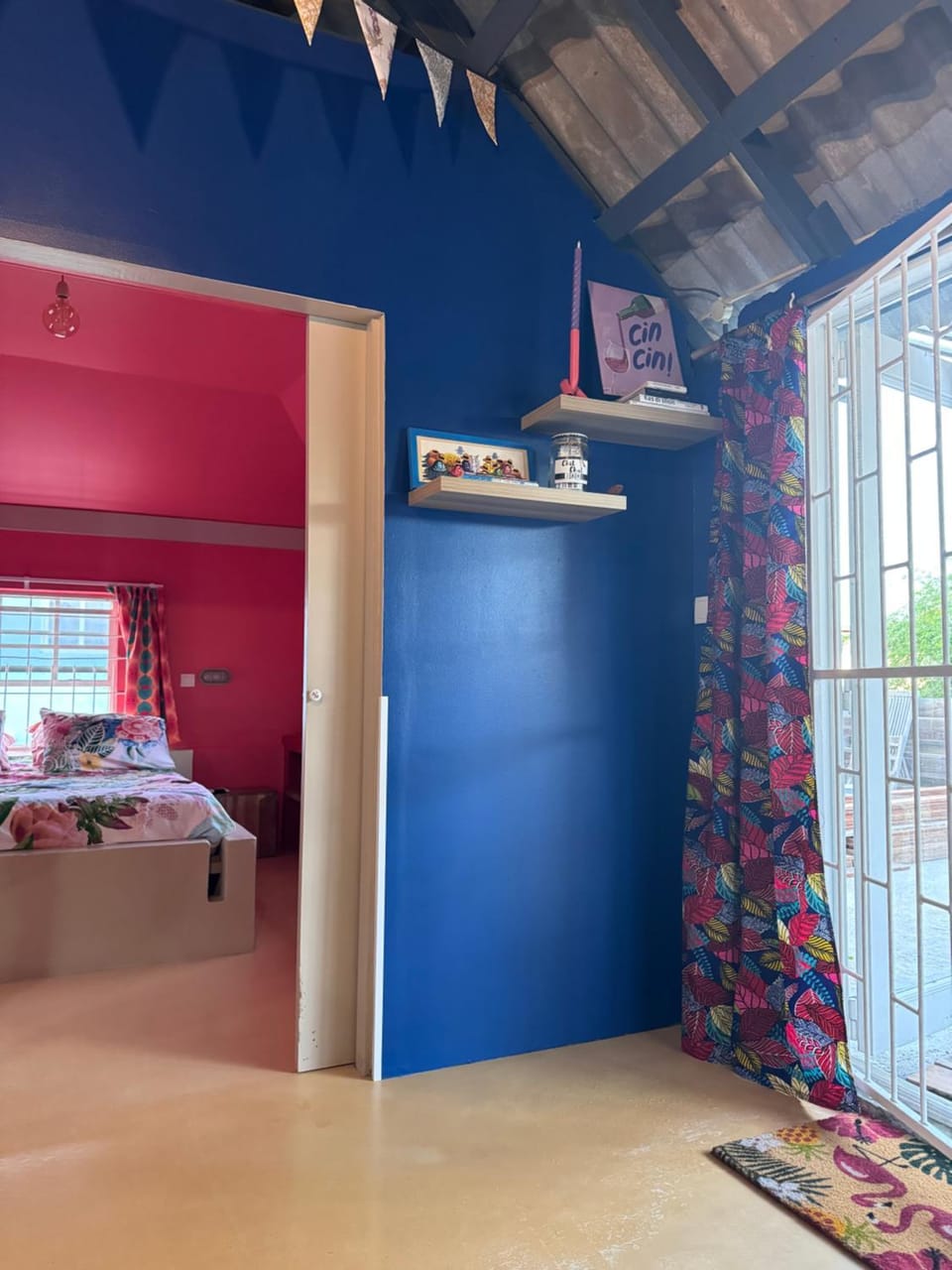 Photo of the whole room, Decorative detail, Decorative detail, Bedroom