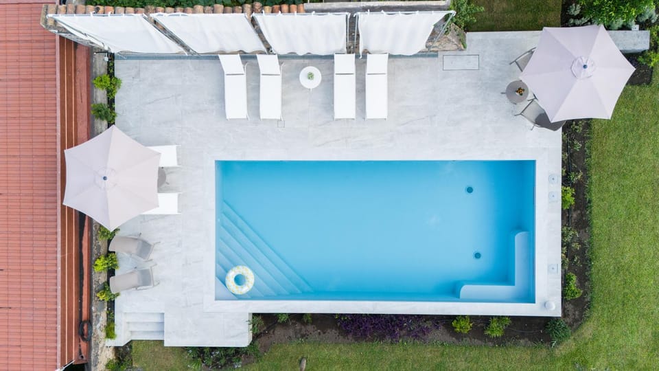 Balcony/Terrace, Pool view, sunbed