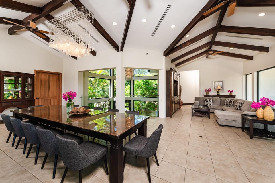 Golf from home! 8BR Lux Villa, Pool, Beach Club! Villa in Guanacaste Province