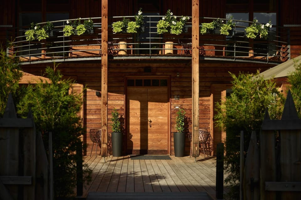 Property building, Facade/entrance, Day, Natural landscape
