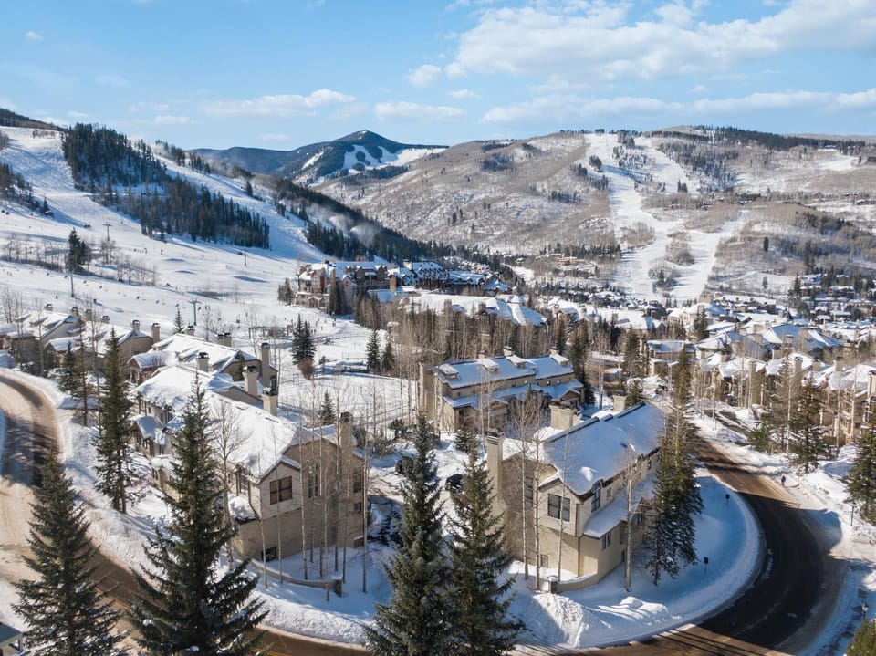 Meadows Townhome M3 by East West Hospitality Apartment in Beaver Creek