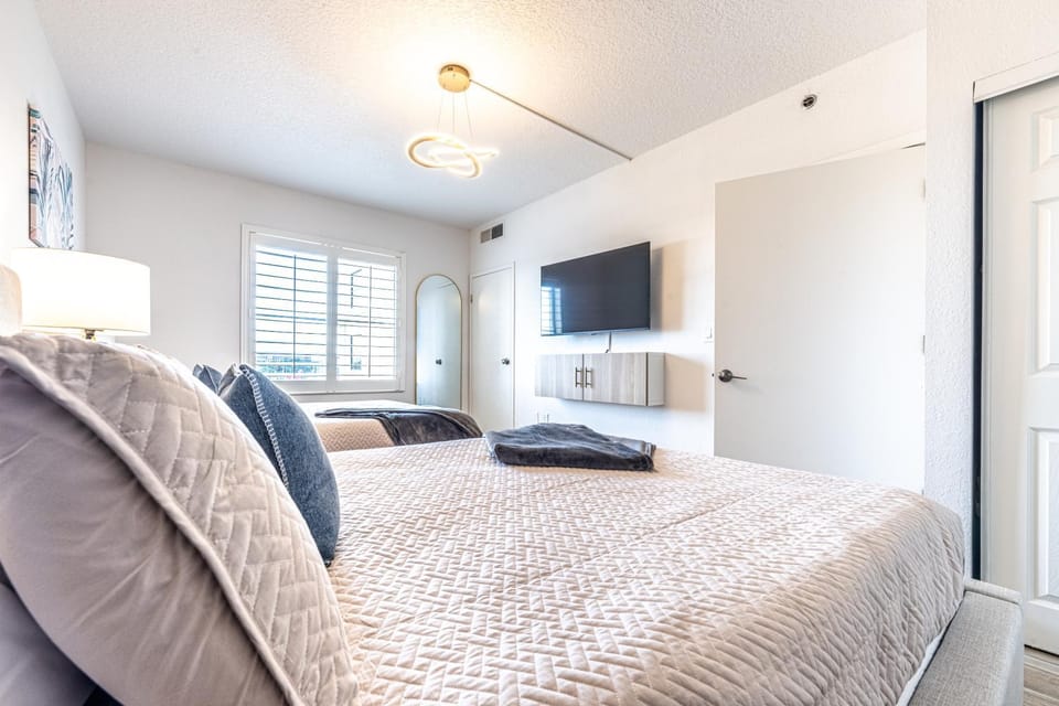 One bedroom unit near Epic Universe and Universal, free parking Apartment in Orlando